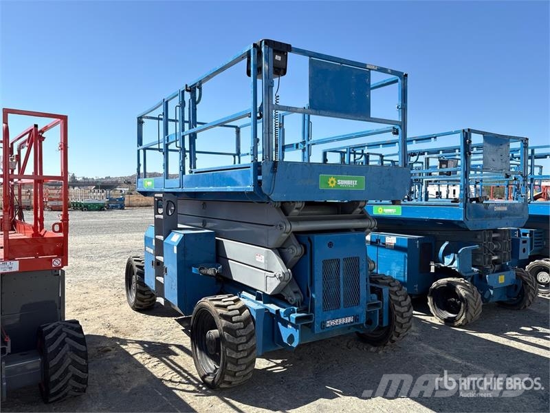 Genie GS4390RT 4x4 Dual Fuel Scissor Lift 剪式升降機