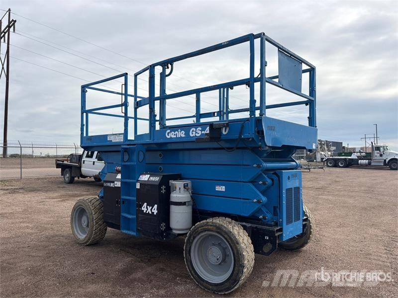 Genie GS4390RT 4x4 Dual Fuel Scissor Lift رافعات مقصية الشكل