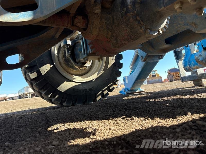 Genie GTH-1256 Telehandler 텔러 핸들러
