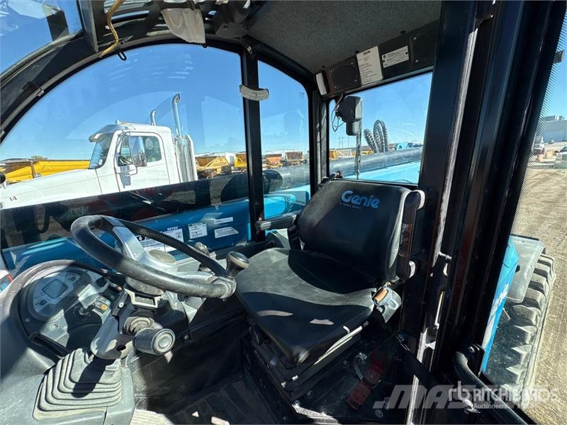 Genie GTH-1256 Telehandler 텔러 핸들러