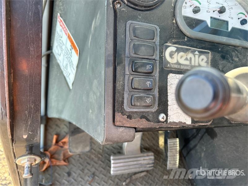 Genie GTH-844 Teleskopiskie manipulatori