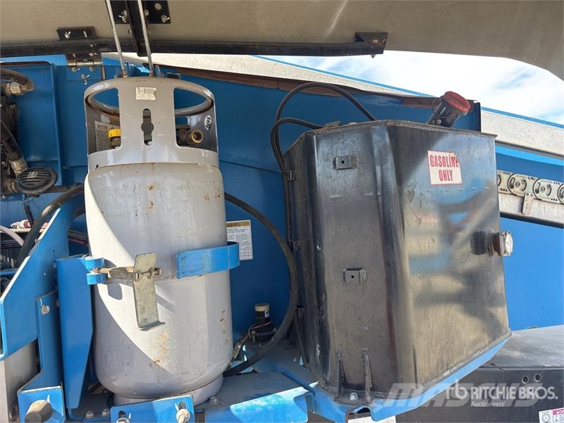 Genie S-60X 4WD Dual Fuel Telescopic Boom Lift Nacelles télescopiques