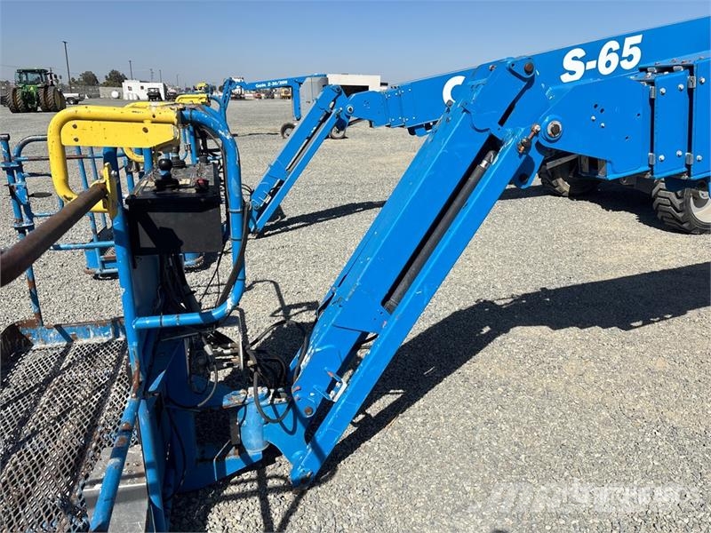 Genie S-65 4WD Diesel Telescopic Boom Lift Telescopic boom lifts