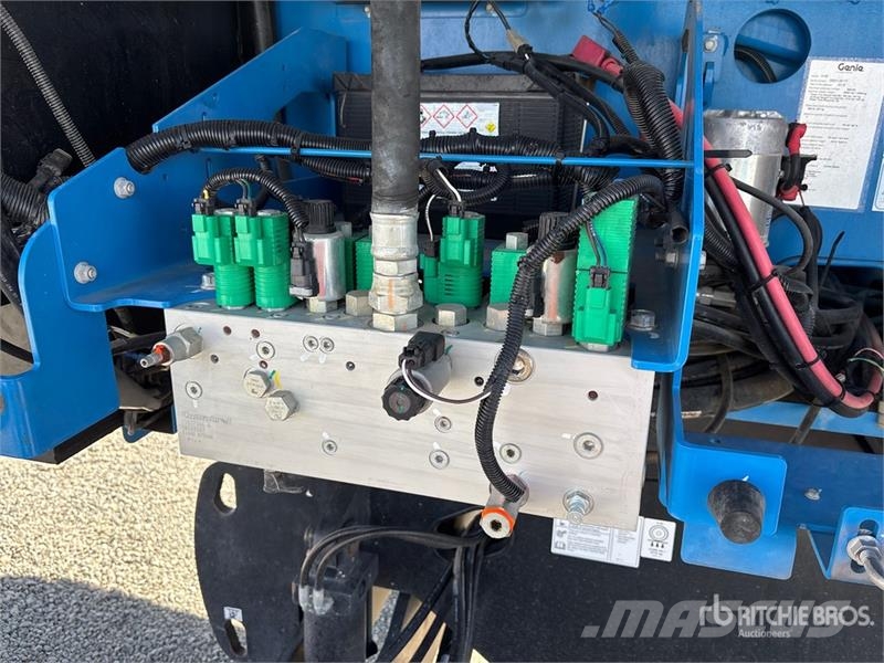 Genie S-65 4WD Diesel Telescopic Boom Lift Telescopic boom lifts
