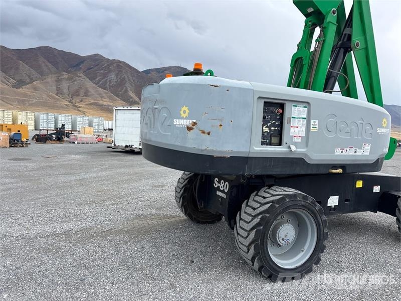 Genie S-80X 2WD Diesel Telescopic Boom Lift Telescopic boom lifts