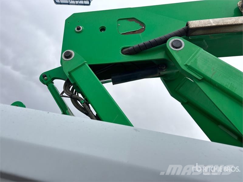 Genie S-80X 2WD Diesel Telescopic Boom Lift Telescopic boom lifts