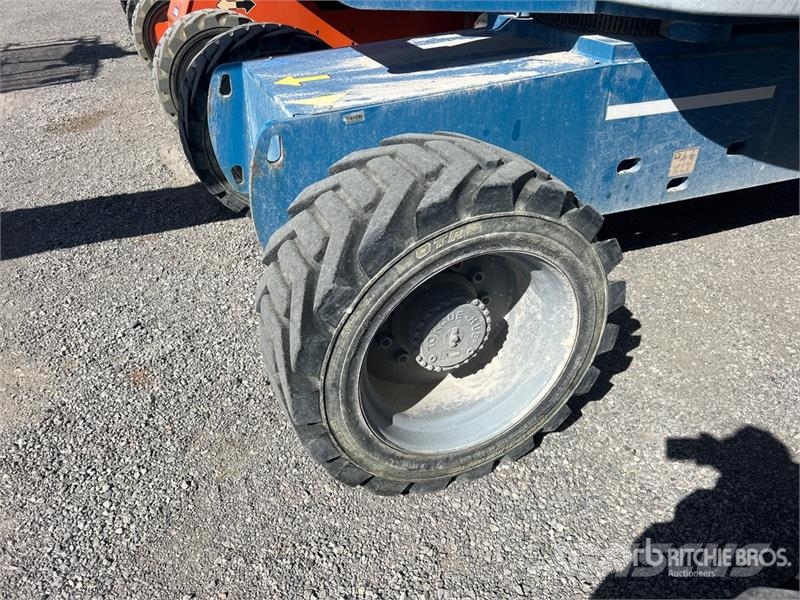 Genie S-85 4WD Diesel Telescopic Boom Lift ブームリフト 直伸型
