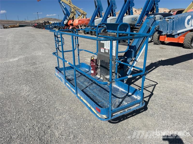 Genie S-85 4WD Diesel Telescopic Boom Lift ブームリフト 直伸型