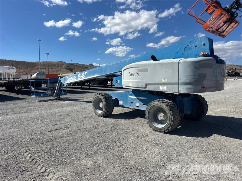 Genie S-85 4WD Diesel Telescopic Boom Lift ブームリフト 直伸型