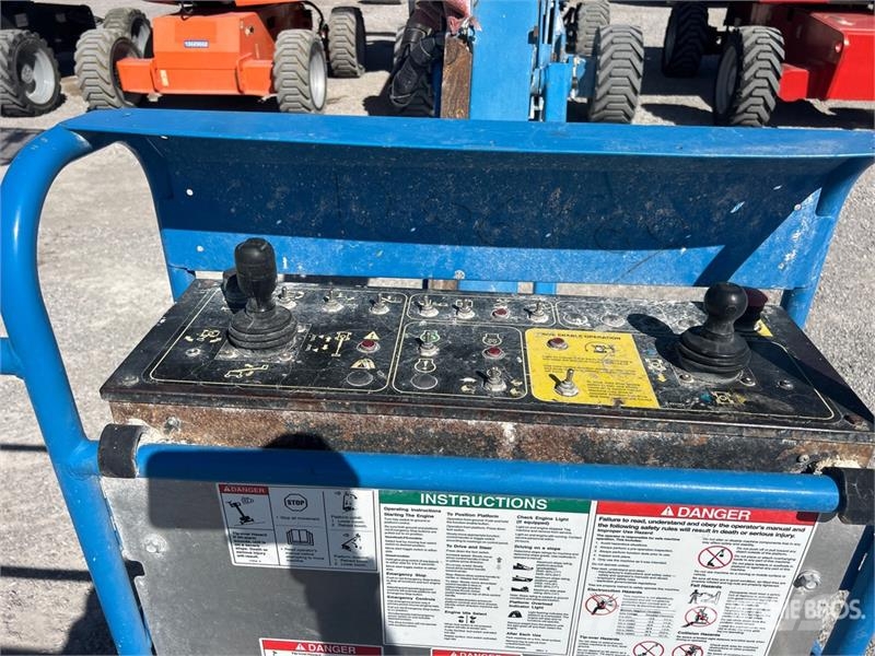 Genie S-85 4WD Diesel Telescopic Boom Lift ブームリフト 直伸型