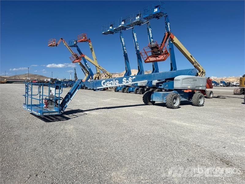 Genie S-85 4WD Diesel Telescopic Boom Lift ブームリフト 直伸型