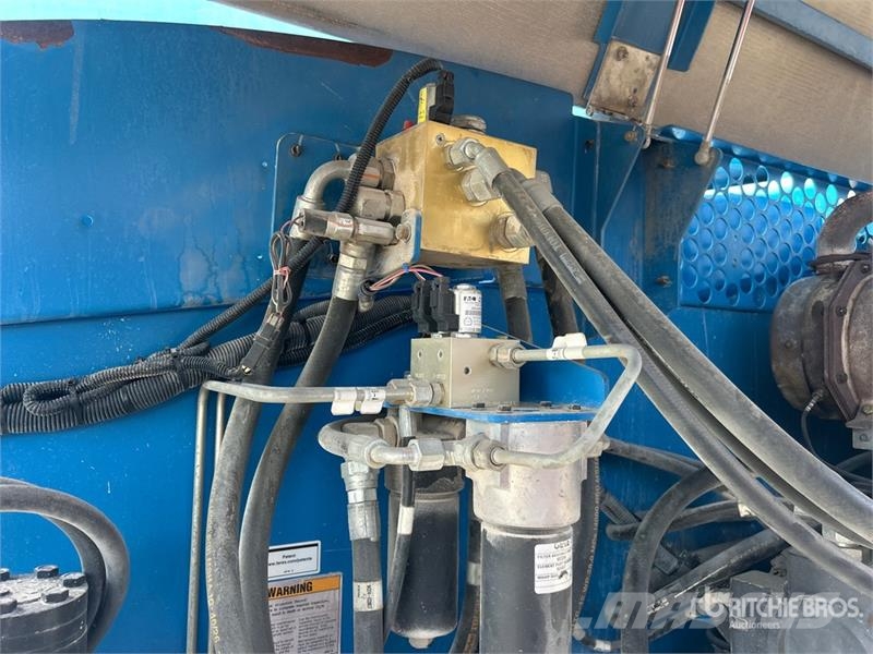 Genie S-85 4WD Diesel Telescopic Boom Lift ブームリフト 直伸型