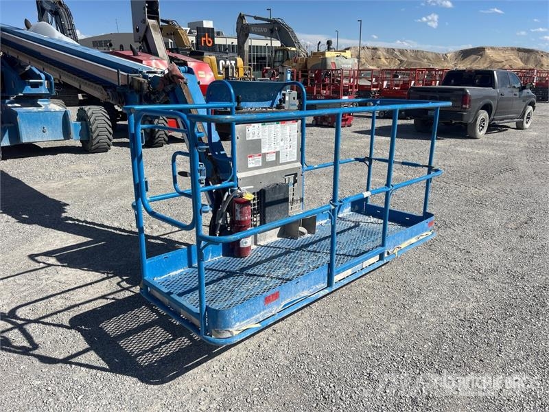 Genie S-85 4WD Diesel Telescopic Boom Lift ブームリフト 直伸型