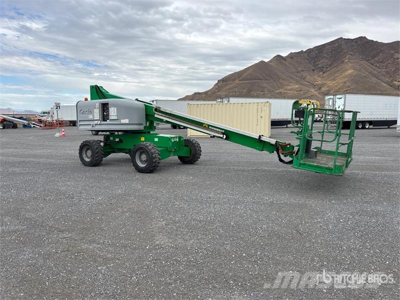 Genie S40 2WD Diesel Telescopic Boom Lift 견인식 전동이동 리프트