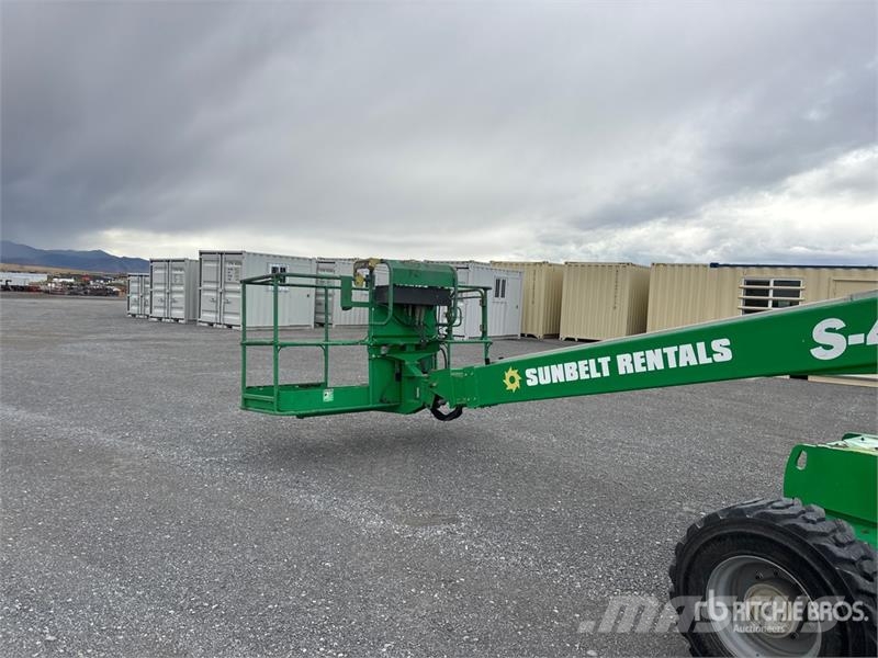Genie S40 2WD Diesel Telescopic Boom Lift 견인식 전동이동 리프트