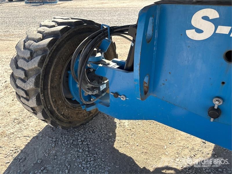 Genie S40 4WD Diesel Telescopic Boom Lift Telescopic boom lifts