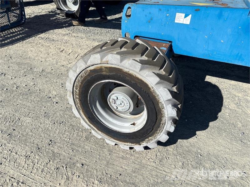 Genie S40 4WD Diesel Telescopic Boom Lift Nacelles télescopiques