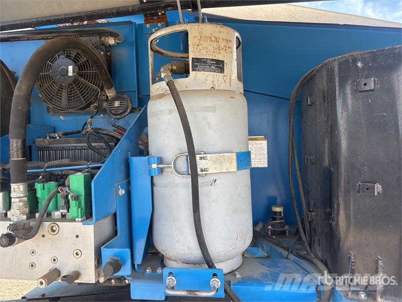 Genie S60X 4WD Dual Fuel Telescopic Boom Lift رافعات سلة تلسكوبية