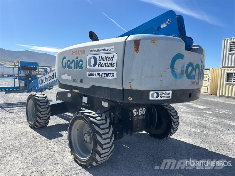 Genie S60X Telescopic Boom Lift 견인식 전동이동 리프트