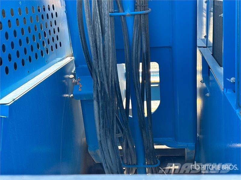 Genie S60X Telescopic Boom Lift 견인식 전동이동 리프트