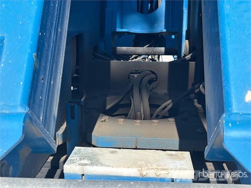 Genie S60X Telescopic Boom Lift 견인식 전동이동 리프트