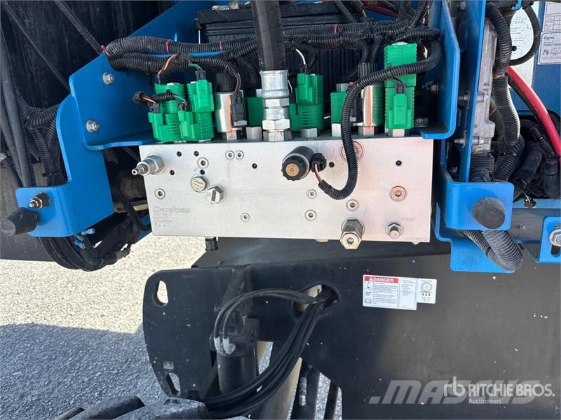 Genie S60X Telescopic Boom Lift 견인식 전동이동 리프트