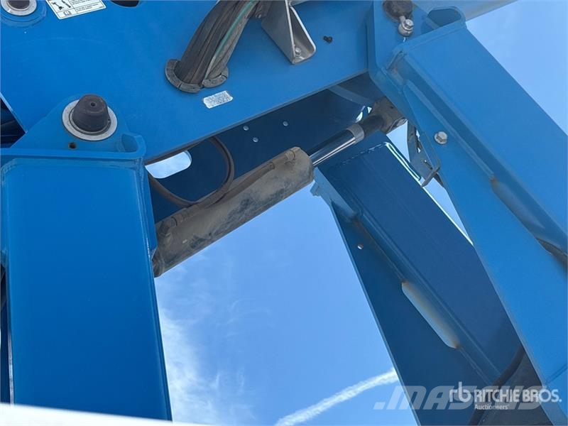Genie S60X Telescopic Boom Lift 견인식 전동이동 리프트