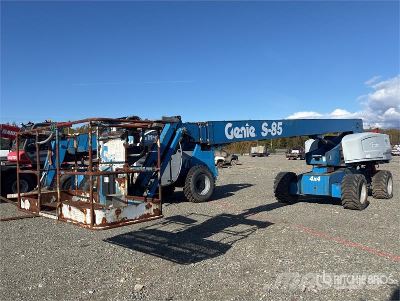 Genie S85 伸縮臂高空作業車