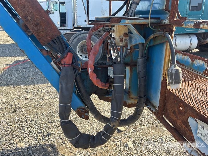 Genie S85 伸縮臂高空作業車