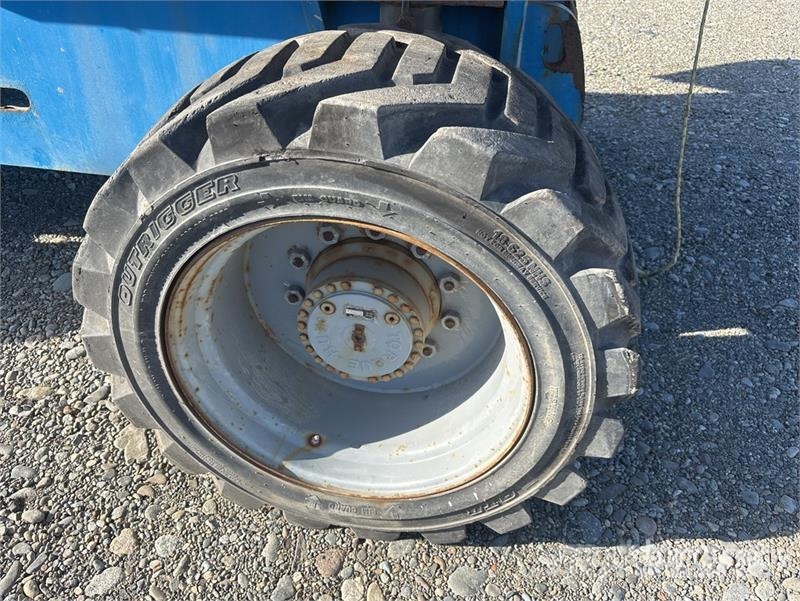 Genie S85 伸縮臂高空作業車
