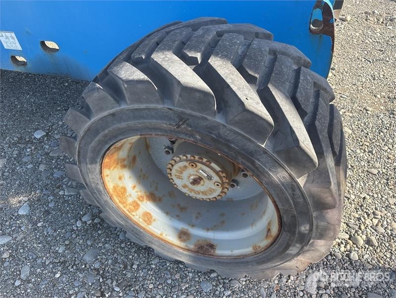 Genie S85 伸縮臂高空作業車