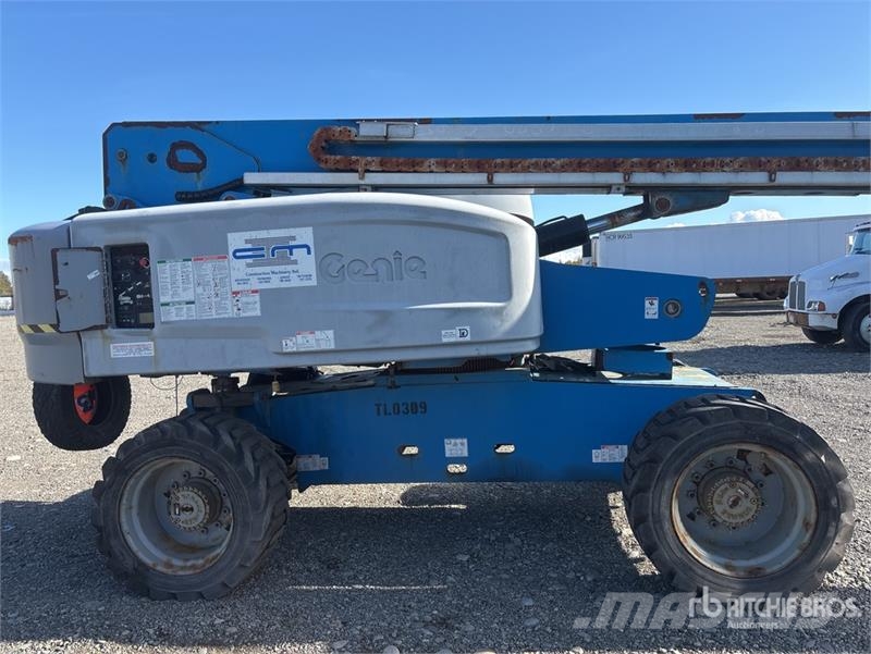 Genie S85 伸縮臂高空作業車