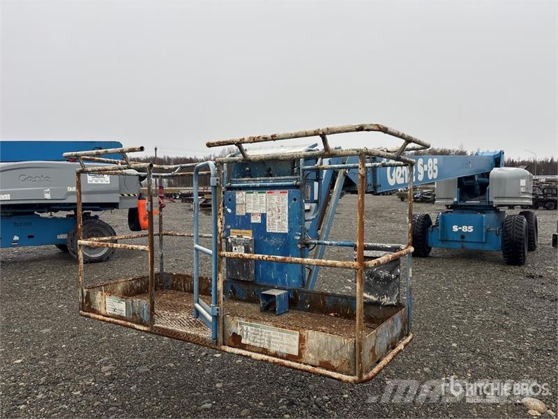 Genie S85 4WD Diesel Telescopic Boom Lift 伸縮臂高空作業車