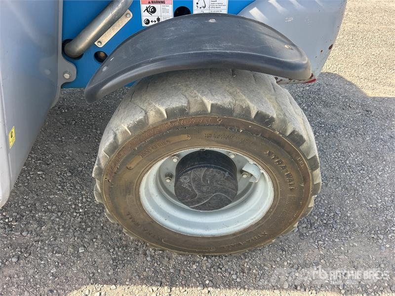 Genie Telehandler テレスコーピックハンドラー