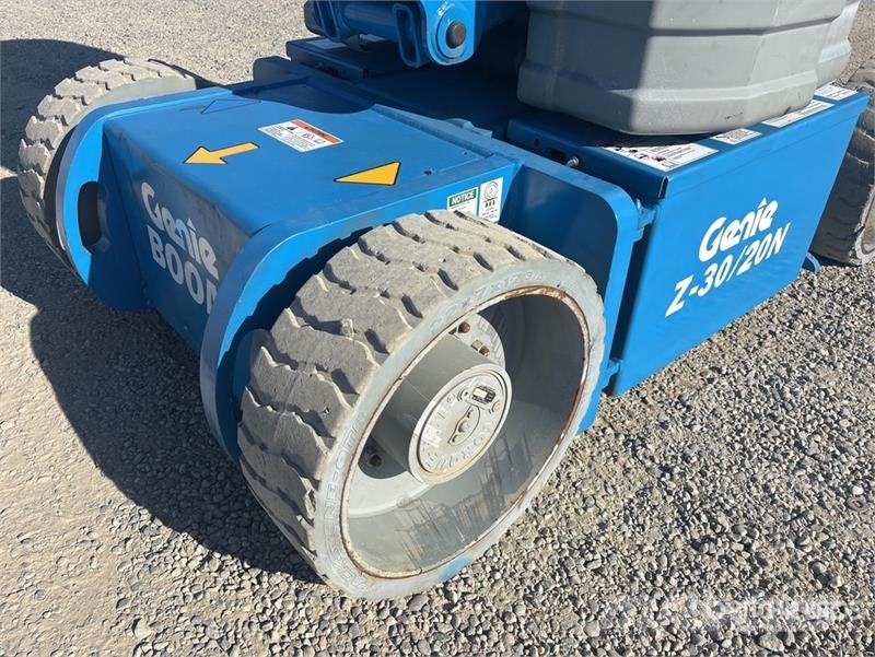Genie Z-30/20N 관절형 전동이동 리프트
