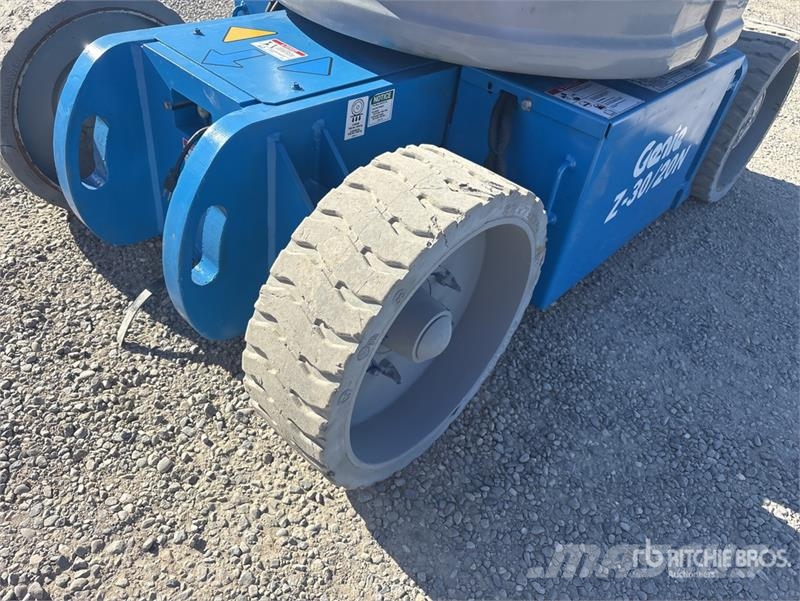 Genie Z-30/20N 관절형 전동이동 리프트
