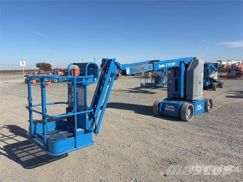 Genie Z-30/20N 관절형 전동이동 리프트