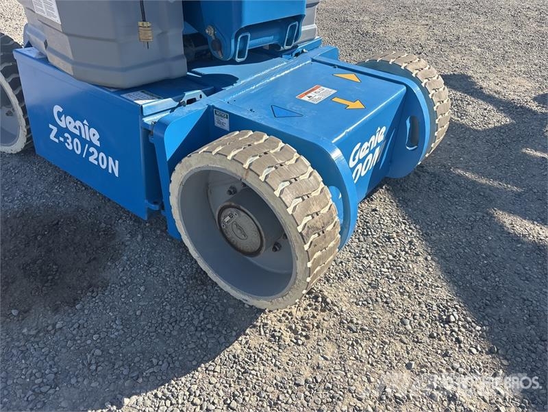 Genie Z-30/20N Zglobne dvižne ploščadi