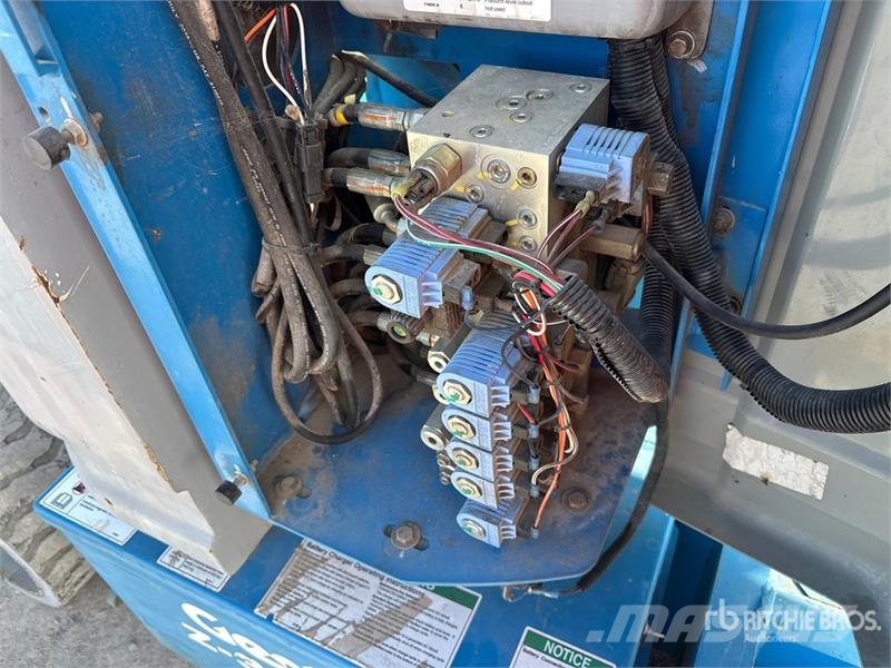 Genie Z-30/20N رافعات سلة مفصلية