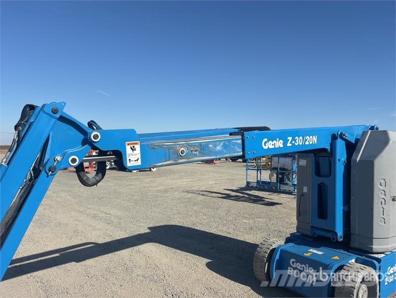 Genie Z-30/20N 관절형 전동이동 리프트