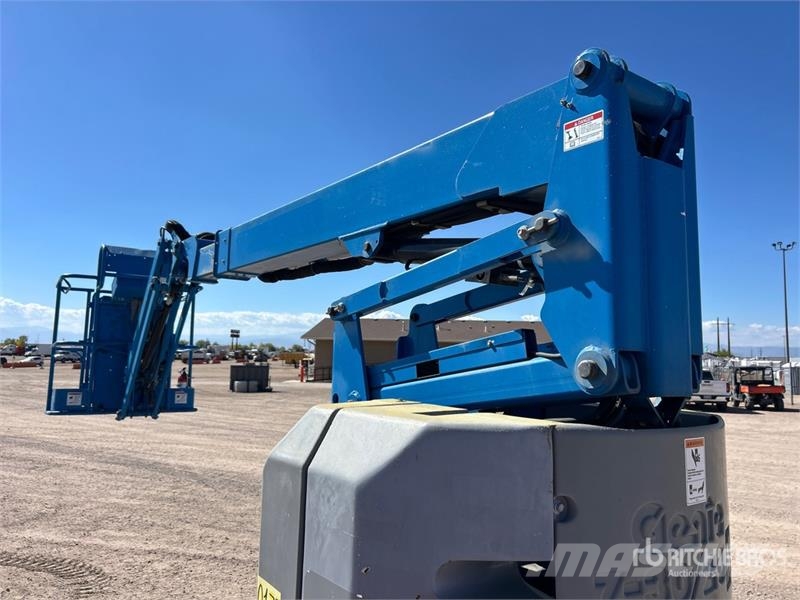 Genie Z-30/20N RJ 2WD Electric Articulating Boom Lift Zglobne dvižne ploščadi