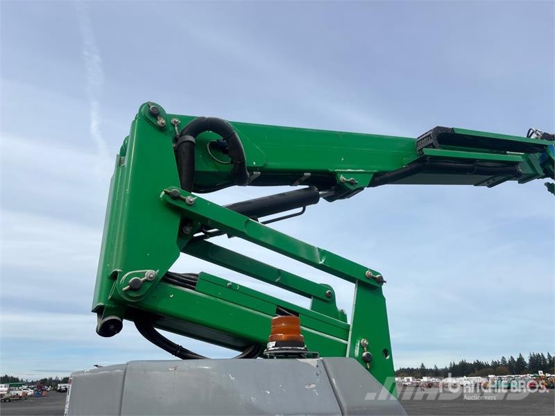 Genie Z-30/20N RJ 2WD Electric Articulating Boom Lift Articulated boom lifts