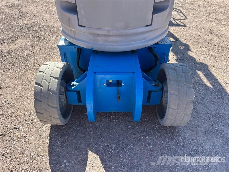 Genie Z-30/20N RJ 2WD Electric Articulating Boom Lift Zglobne dvižne ploščadi