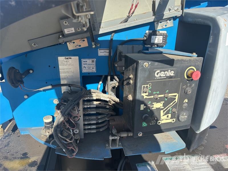 Genie Z-33/18 2WD Electric Articulating Boom Lift 관절형 전동이동 리프트