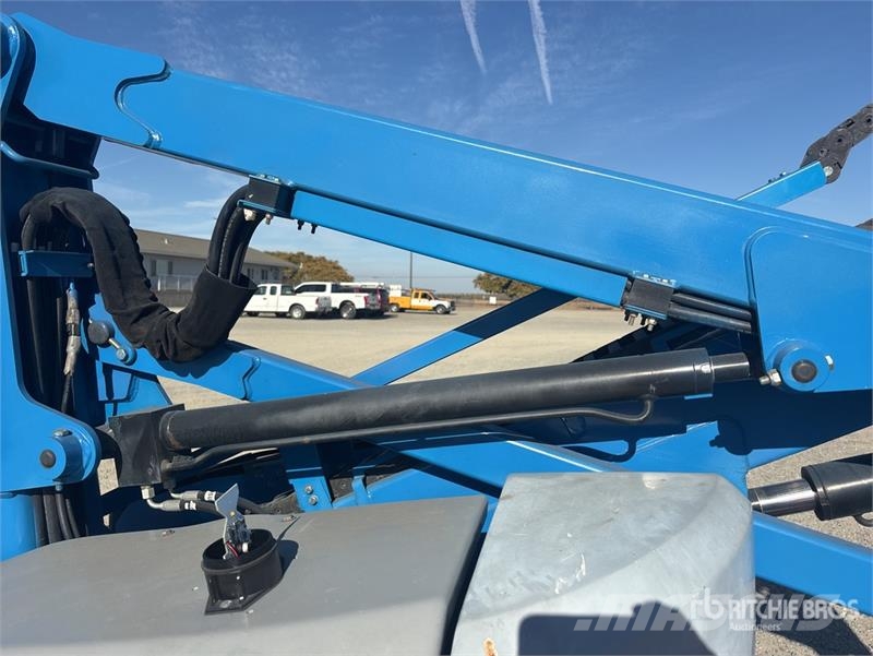 Genie Z-33/18 2WD Electric Articulating Boom Lift 관절형 전동이동 리프트