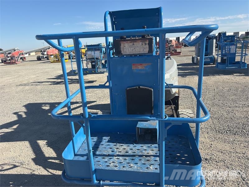 Genie Z-33/18 2WD Electric Articulating Boom Lift 관절형 전동이동 리프트