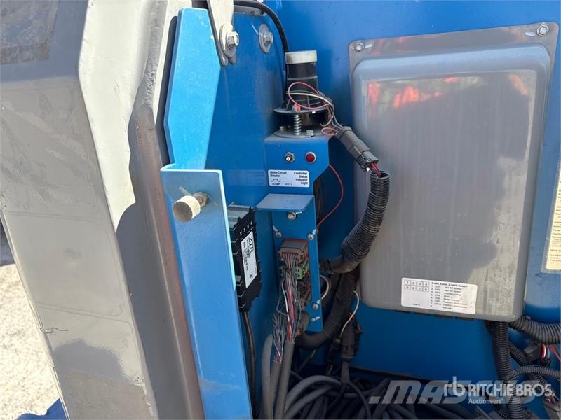 Genie Z-34/22N 2WD Electric Articulating Boom Lift 관절형 전동이동 리프트