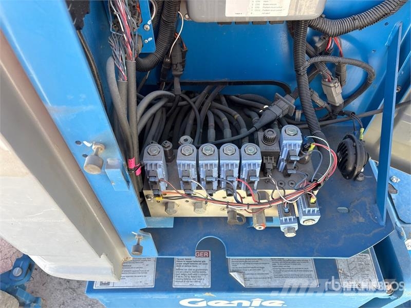 Genie Z-34/22N 2WD Electric Articulating Boom Lift 관절형 전동이동 리프트