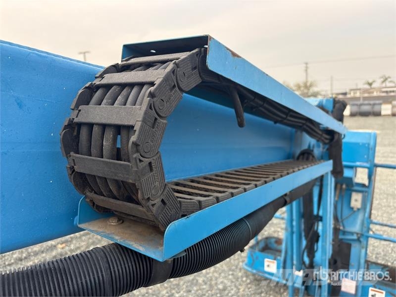 Genie Z-34/22N 2WD Electric Articulating Boom Lift 曲臂高空工作平台