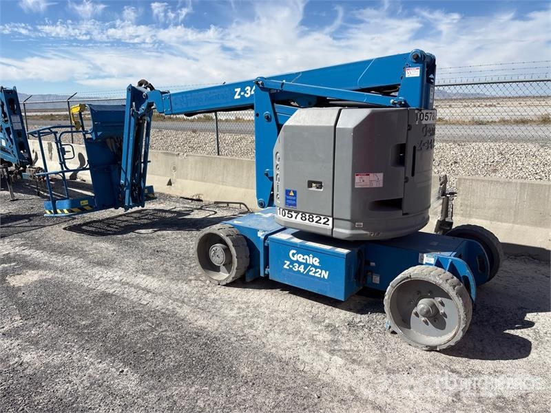 Genie Z-34/22N 2WD Electric Articulating Boom Lift 관절형 전동이동 리프트